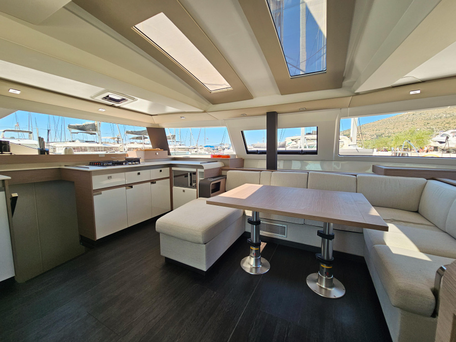 Interior image - 2