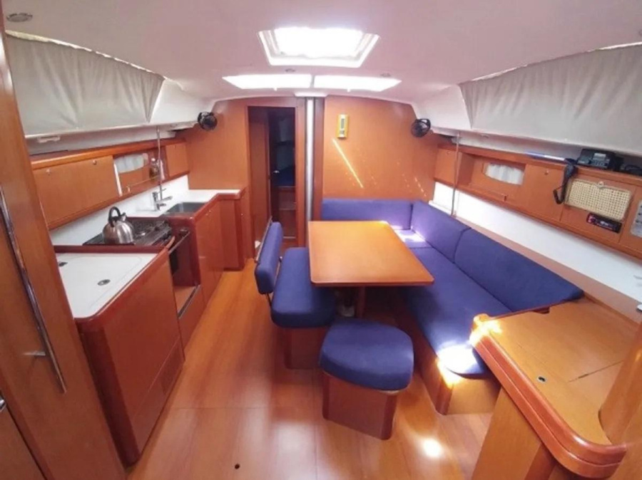 Interior image - 1