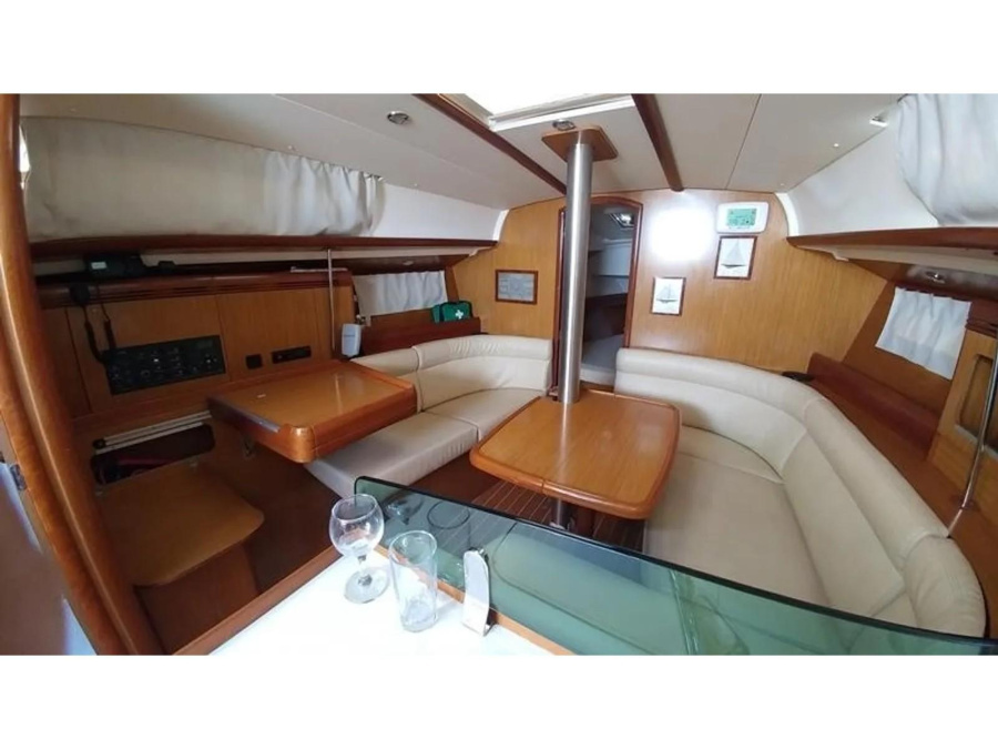 Interior image - 1