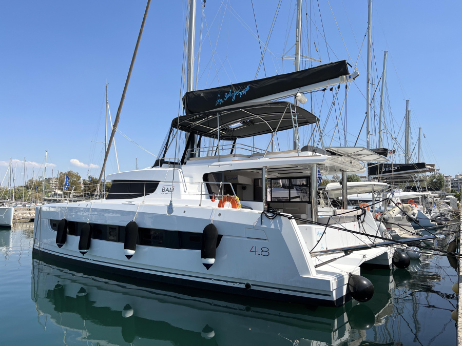 Photo #1 - Bali 4.8 (6+2 cab) (Holiday) en Alimos Marina - 16786