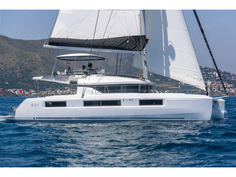 Photo #1 - Lagoon 51  A/C & GEN & WM (One Feeling) en Alimos Marina - 23120