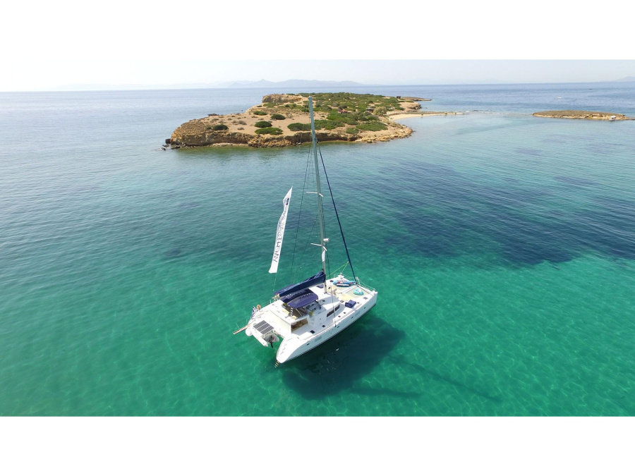Photo #1 - Lagoon 500 (Casino Royale - (A/C - Generator - Refit 2021)) en Alimos Marina - 9529