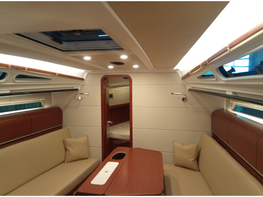 Interior image - 2