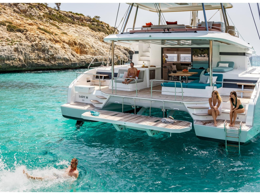 Photo #1 - Lagoon 55 (BLUE) in Marina - 20471