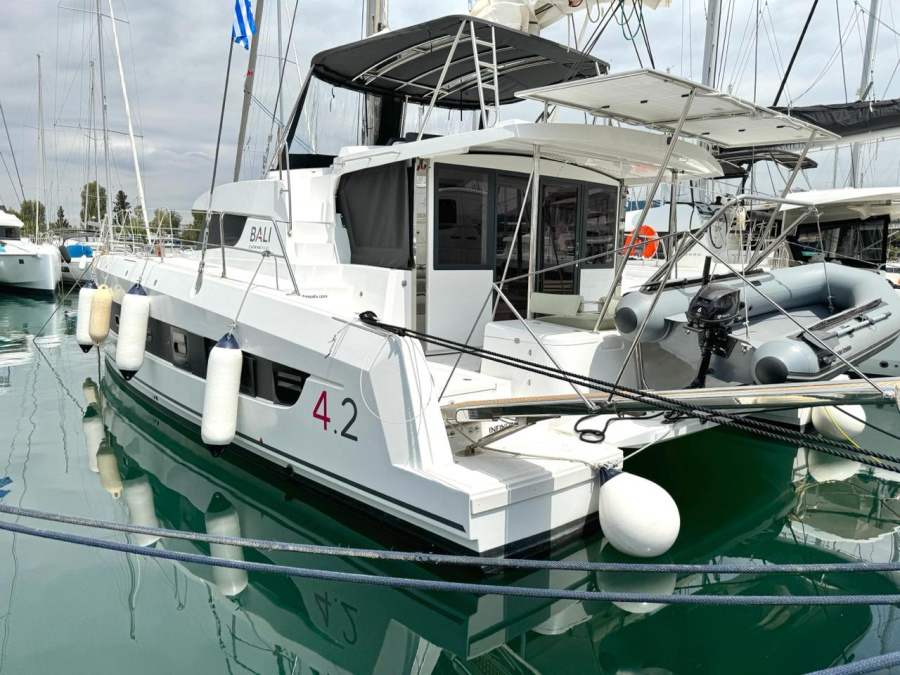 Photo #1 - Bali 4.2 (Infinity) in Alimos Marina - 63330