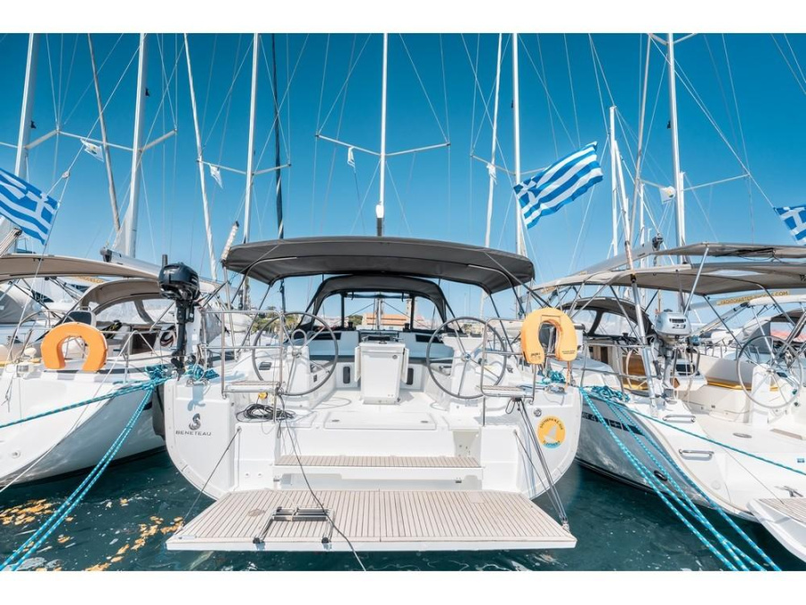 Photo #1 - Oceanis 40.1 (Eleftheria) en Mandraki Port - 21853