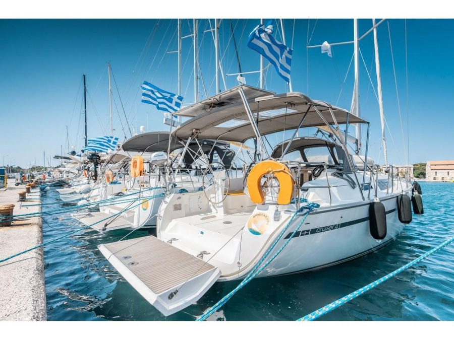 Photo #1 - Bavaria 41 Cruiser (Optasia) en Mandraki Port - 15892
