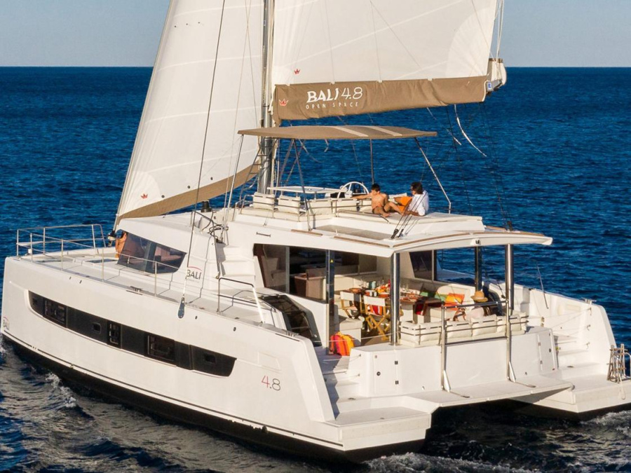 Photo #1 - Bali 4.8 (Bali) en Yacht Club Mai - 20654