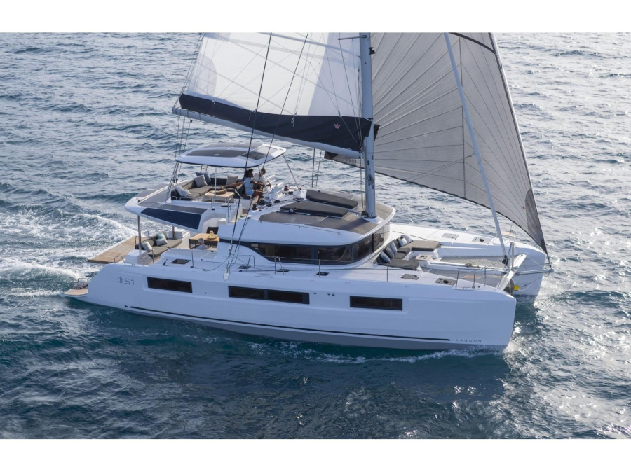 Photo #1 - Lagoon 51 (Pearl) in Alimos Marina - 17395