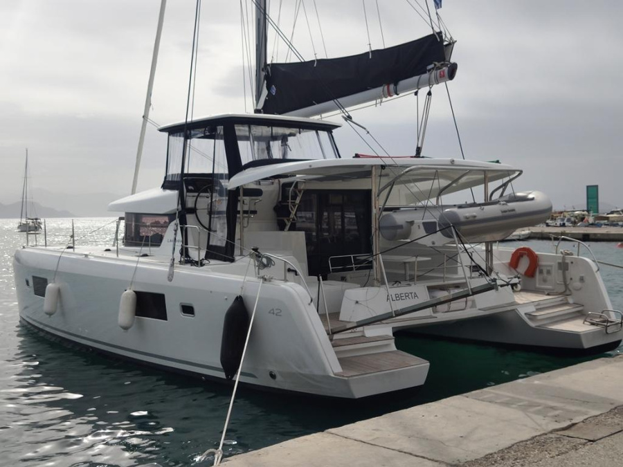 Photo #1 - Lagoon 42 (Alberta) in Main Port - 20756
