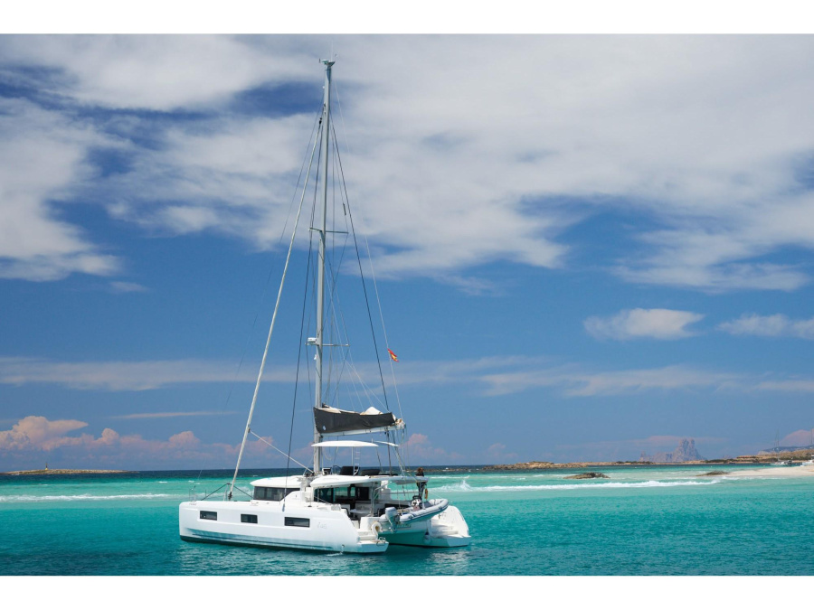Photo #1 - Lagoon 46 (Keep) in Port - 61324