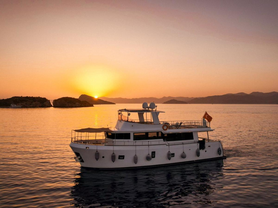 Photo #1 - Custom built Motoryacht (Ruzanna 1) in port - 20826