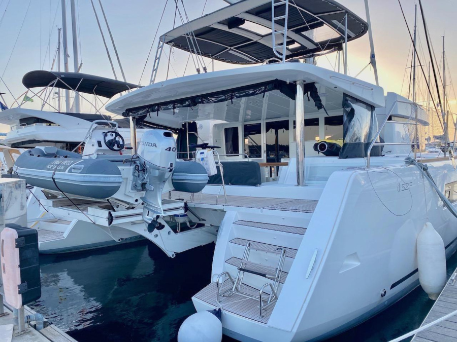 Photo #1 - Lagoon 52F (Jolie) in Port - 61397