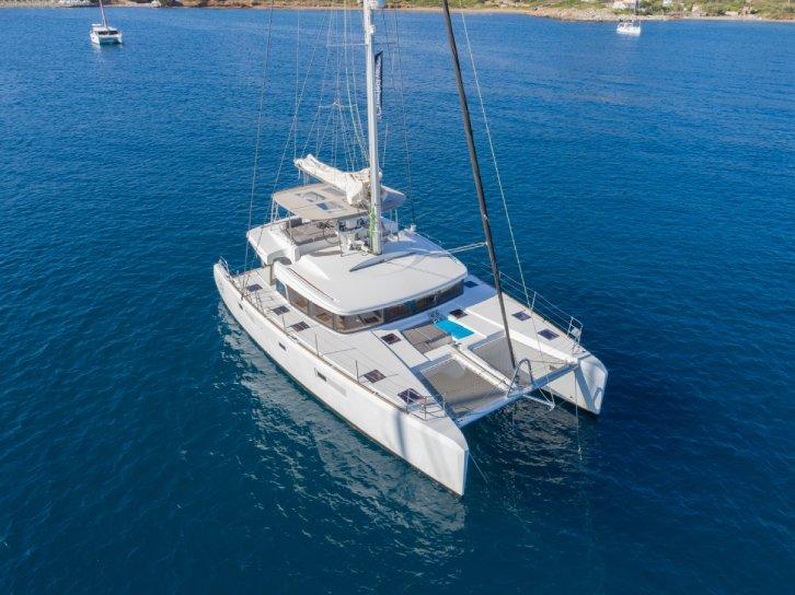 Photo #1 - Lagoon 52F (DELUXE) en Port - 61460