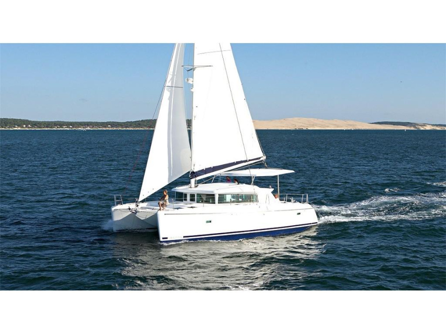 Photo #1 - Lagoon 420 (Amelia) in Port of - 20947