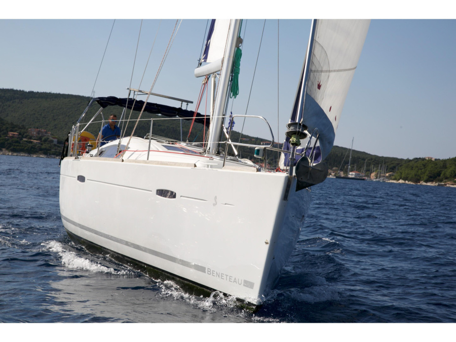 Photo #1 - Oceanis 43 (Mojito) en Nikiana Marina - 20572