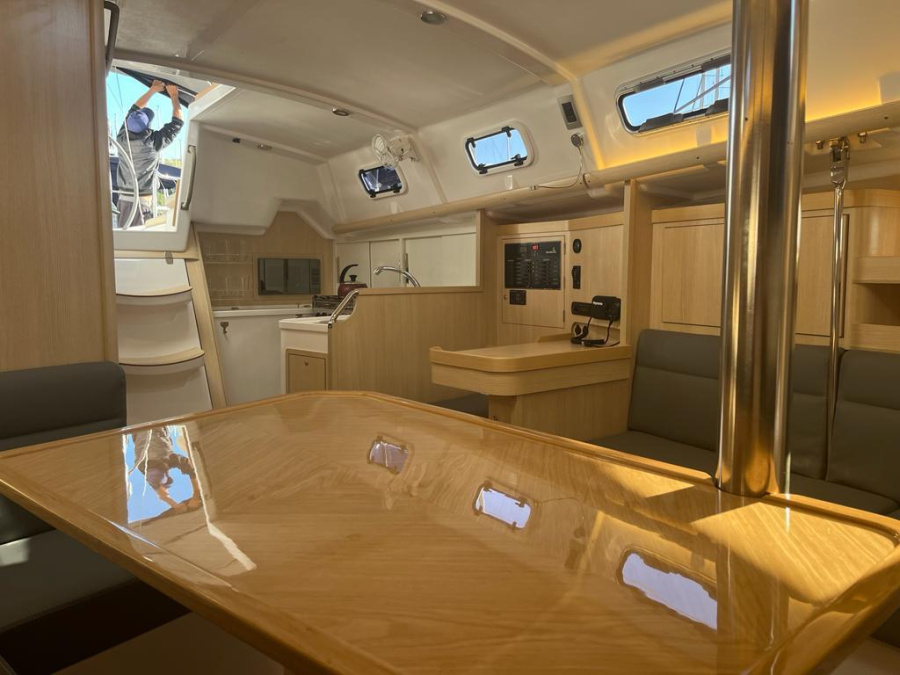 Interior image - 2