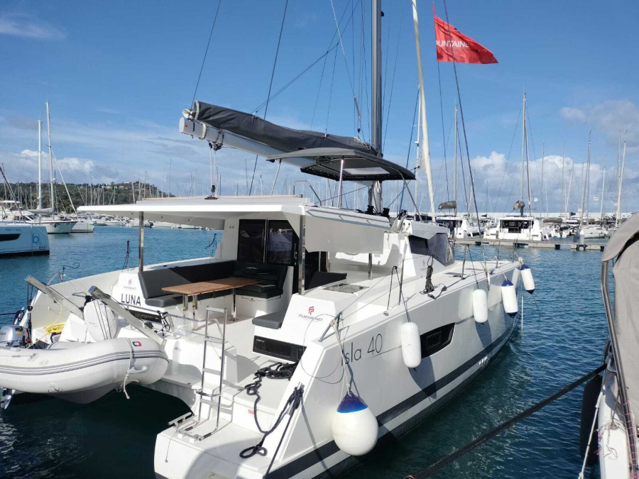 Photo #1 - Fountaine Pajot Isla 40 (LUNA) en Marina - 19551