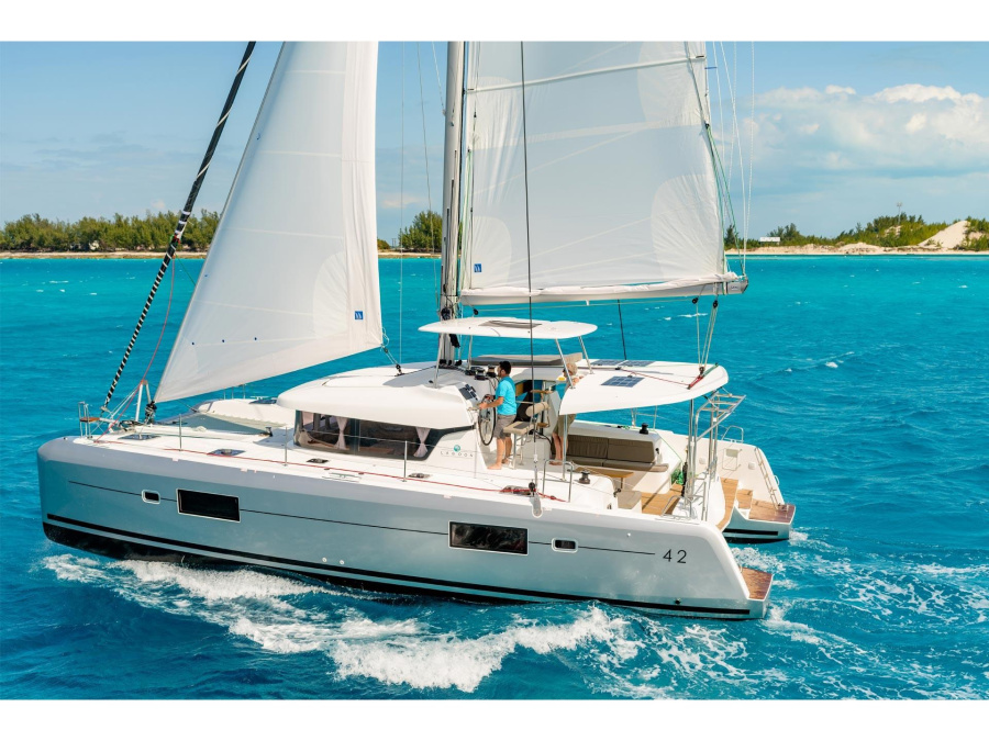 Photo #1 - Lagoon 42 (Frangy) in Marina - 21136