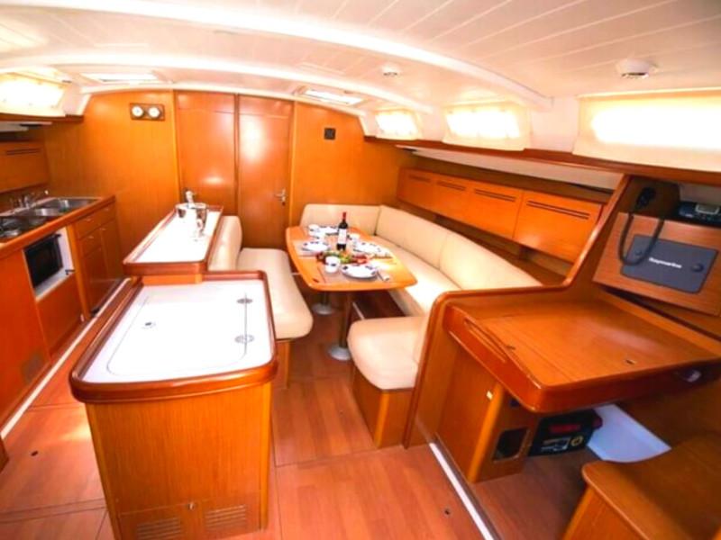 Interior image - 2