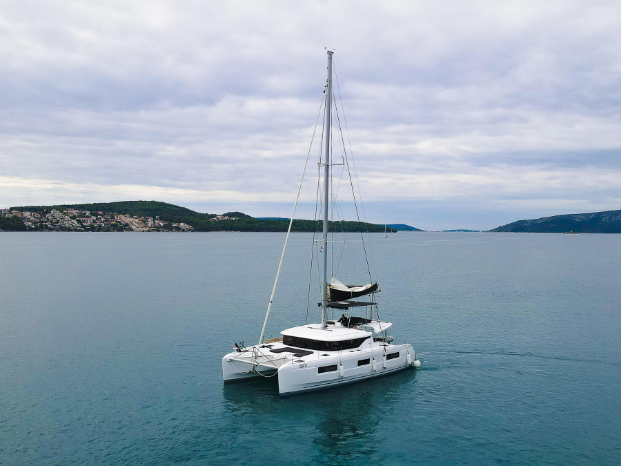 Photo #1 - Lagoon 46 Fly (Galeb) in Marina Baotić - 18636