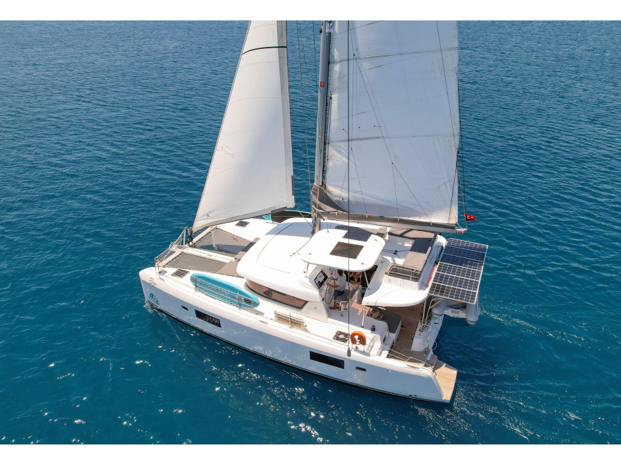 Photo #1 - Lagoon 42 (Bige) in Yacht Marina - 18787