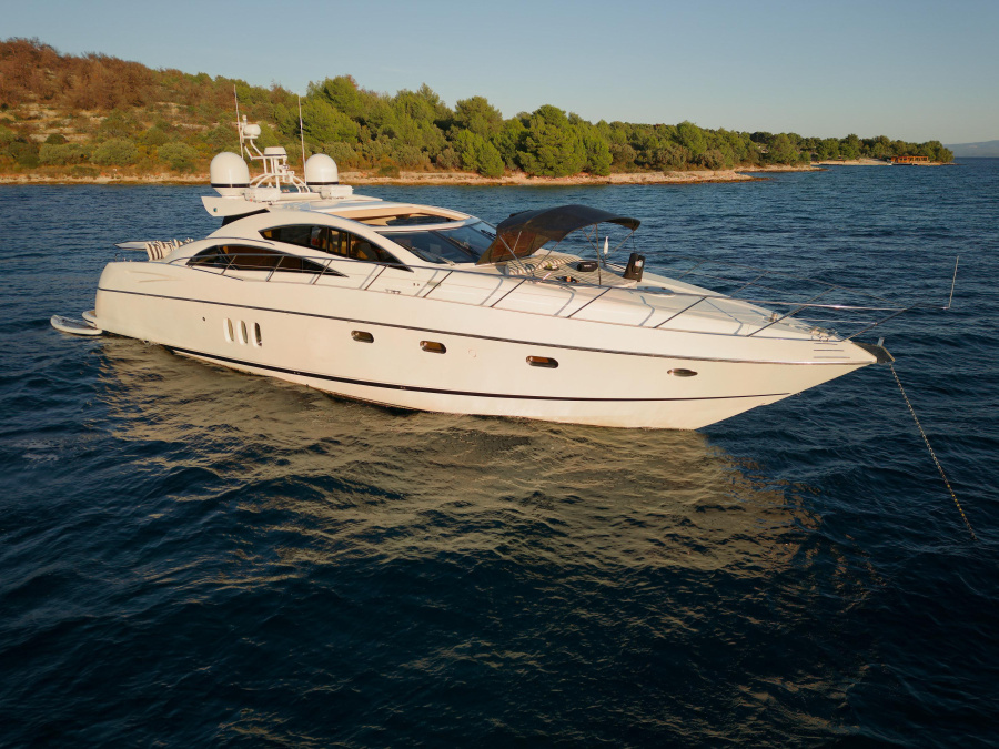 Photo #1 - Predator 72 (Ghost) en Marina Lav - 21390