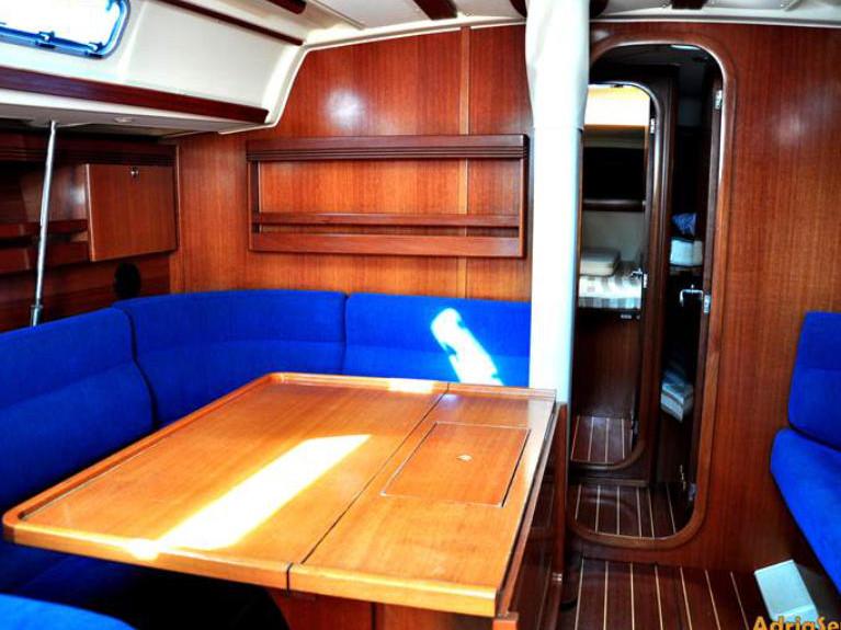 Interior image - 1