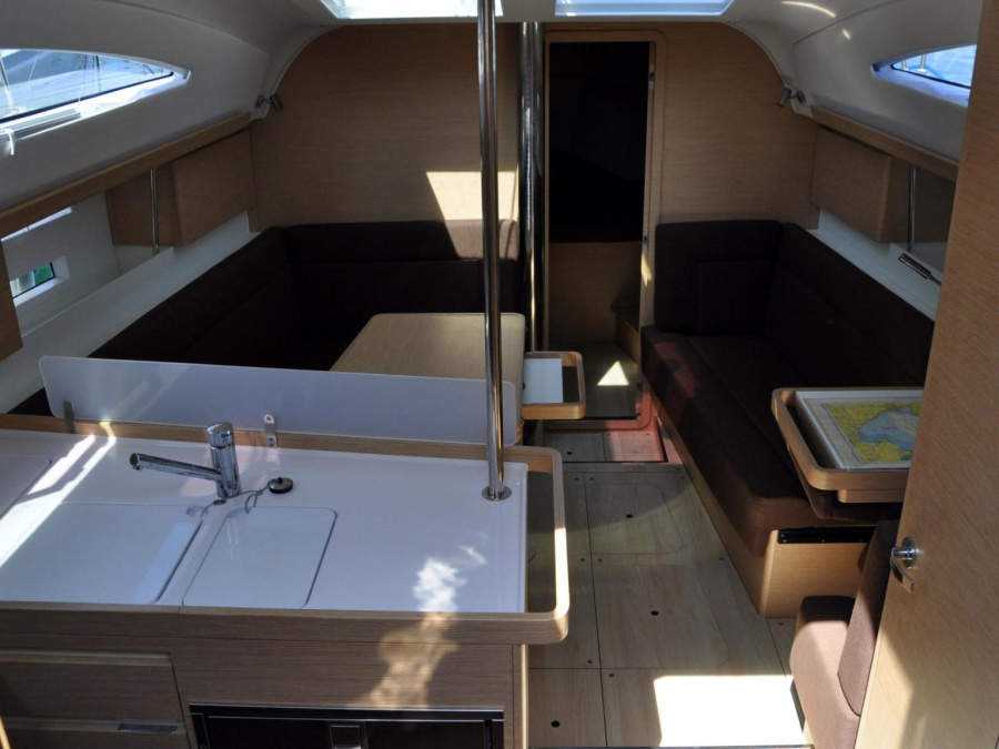 Interior image - 1