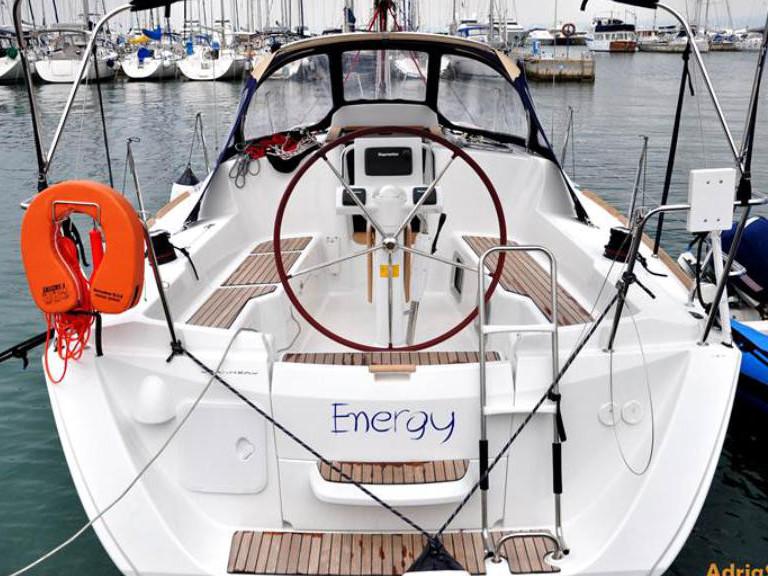 Photo #1 - Sun Odyssey 33i (Energy) in Marina - 20255