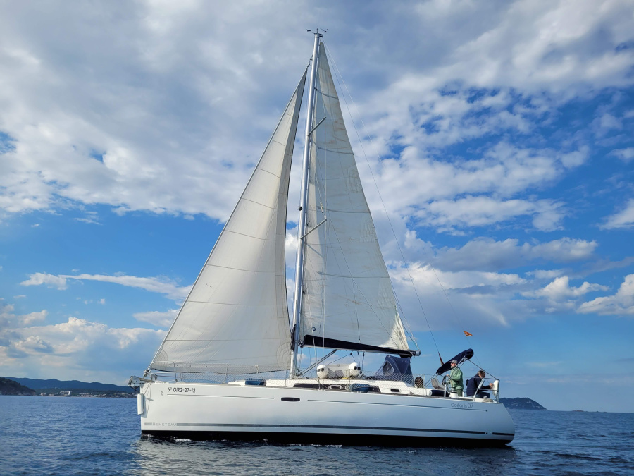 Photo #1 - Oceanis 37 (Tristaina) in Marina Palamós - 21433