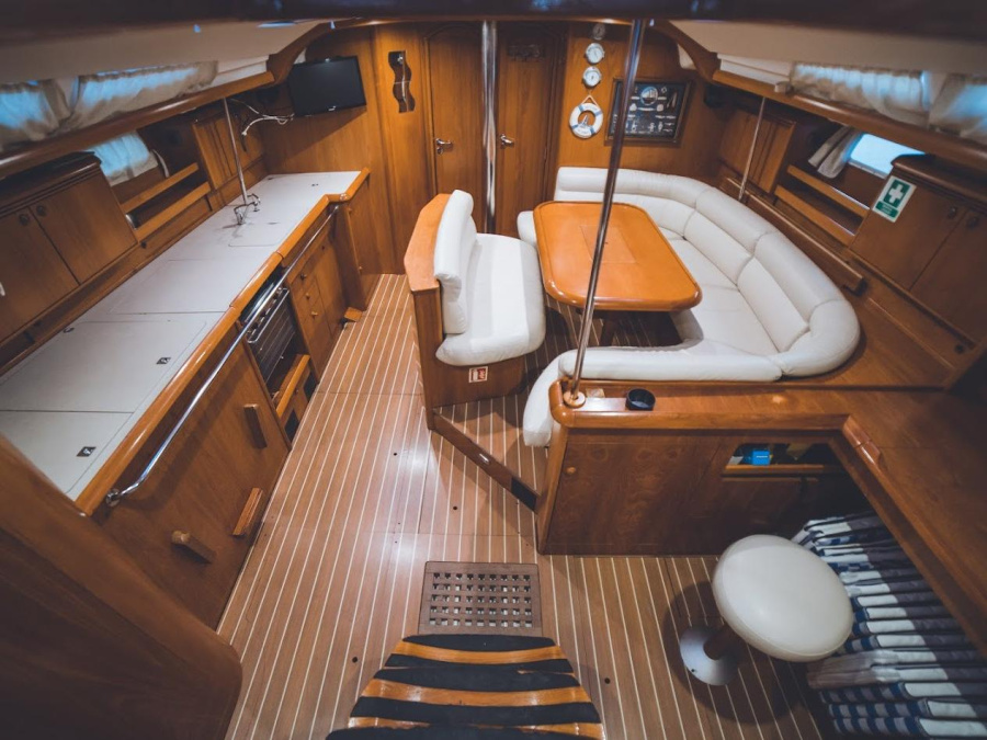 Interior image - 2