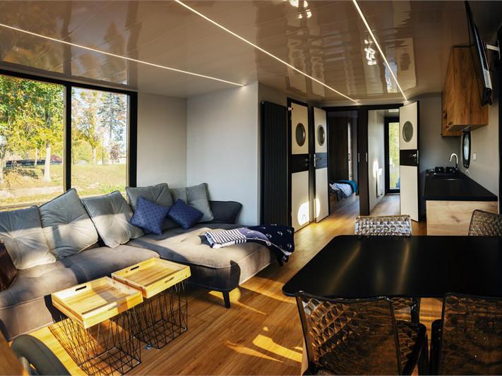 Interior image - 2