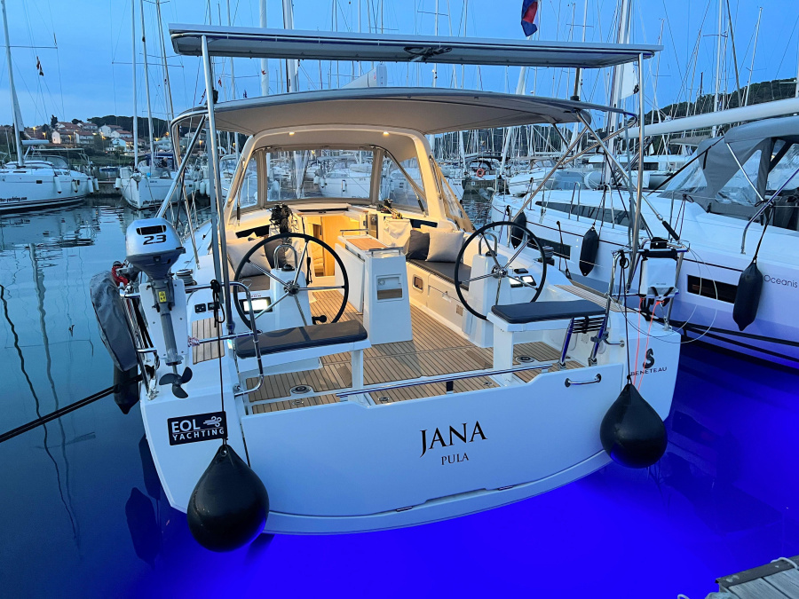 Photo #1 - Oceanis 38.1 (Jana) in Tehnomont Marina Veruda - 17958