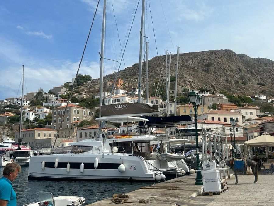 Photo #1 - Bali 4.6 (Star Velvet (A/C, Generator, Water Maker, dishwasher)) in Alimos Marina - 18460