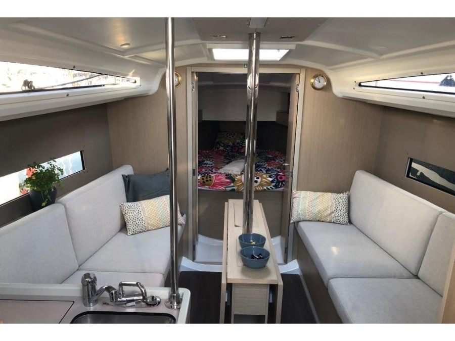 Interior image - 1