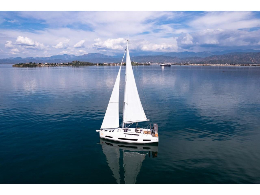 Photo #1 - Dufour 41 (LOS ANGELES) in Yacht Classic Hotel - 20466