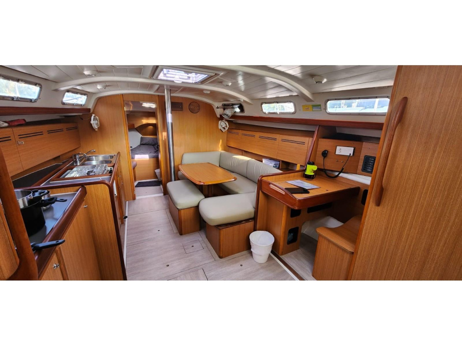 Interior image - 1