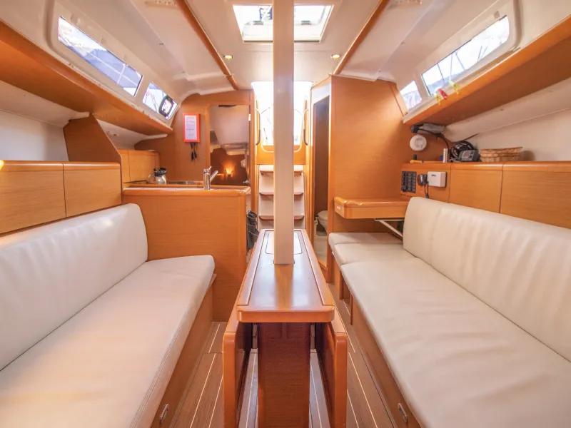 Interior image - 2