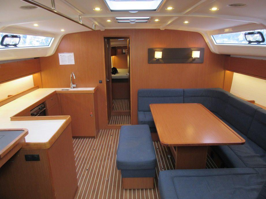 Interior image - 1