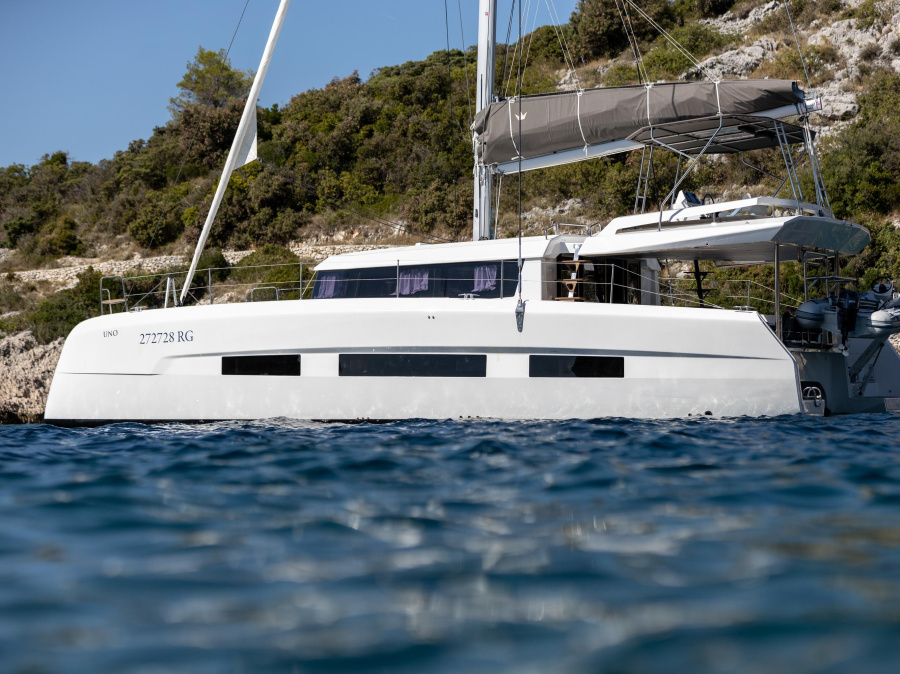 Photo #1 - Dufour 48 Catamaran (CAT) en Marina Kremik - 22045