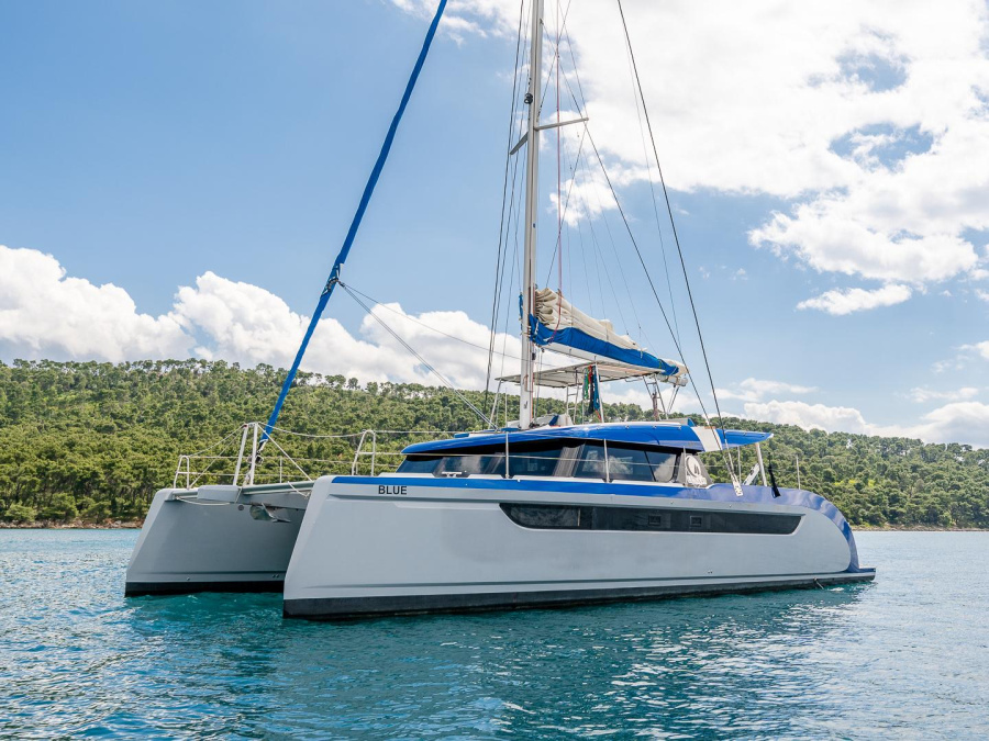 Photo #1 - Luna 49 (Blue) en MCI Marine Club International - 18250
