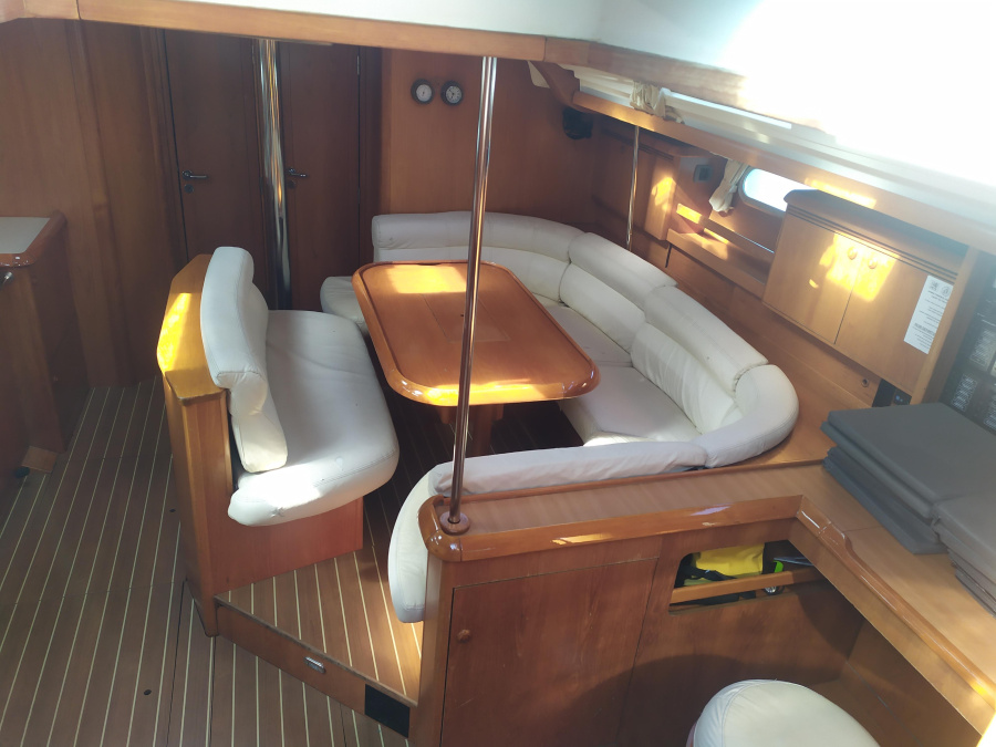 Interior image - 2