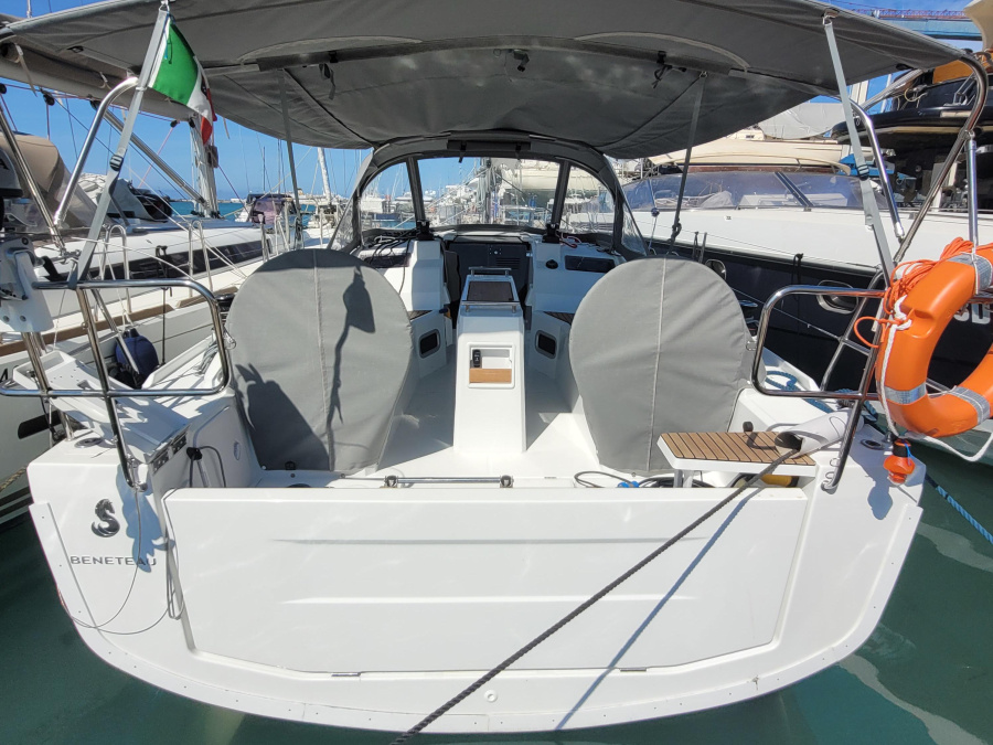 Photo #1 - Oceanis 34.1 (Trapani Vela Club) in  - 19582
