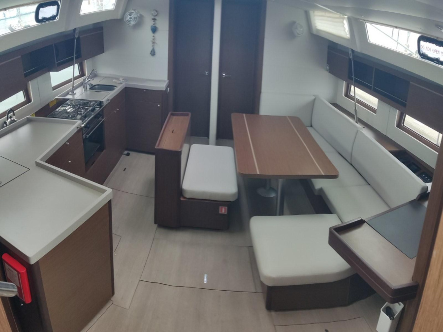 Interior image - 2