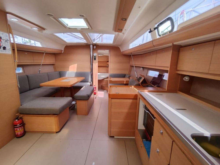 Interior image - 1