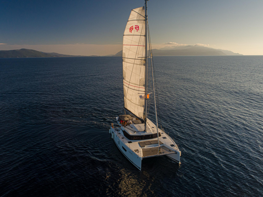 Photo #1 - Elba 45 (Nireas) en Tourlos Marina - 22350