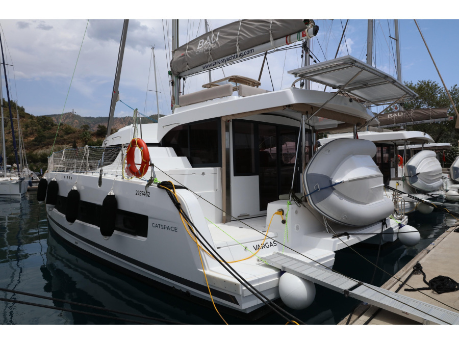 Photo #1 - Bali Catspace (Vargas) in Netsel Marina - 19614