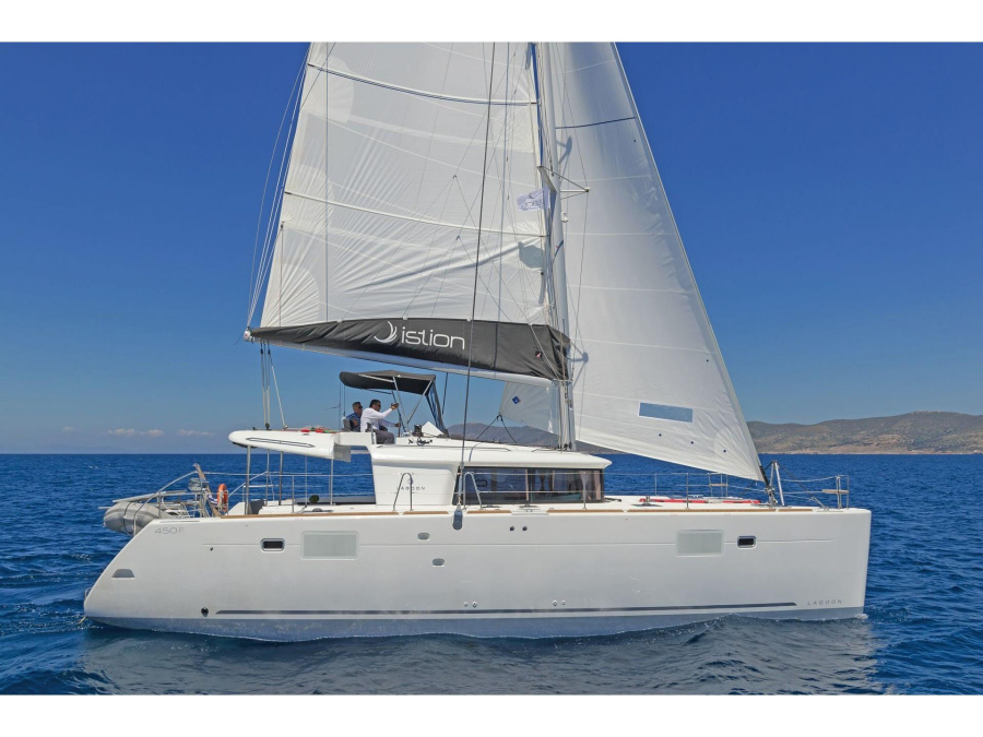 Photo #1 - Lagoon 450 Fly A/C & GEN (Thetis) en Alimos Marina - 10178