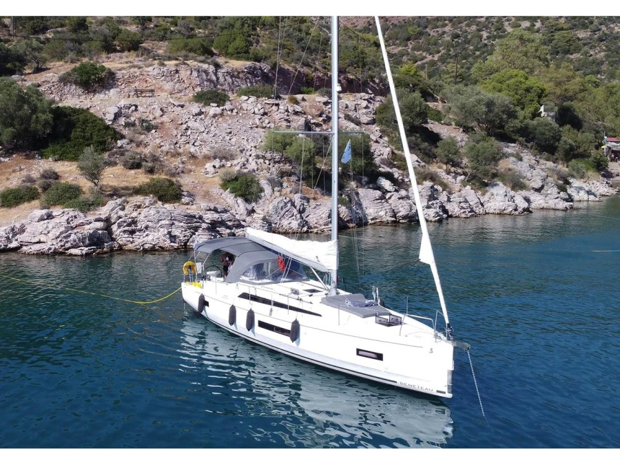 Photo #1 - Oceanis 40.1 (ESCAPE) en Alimos Marina - 19878
